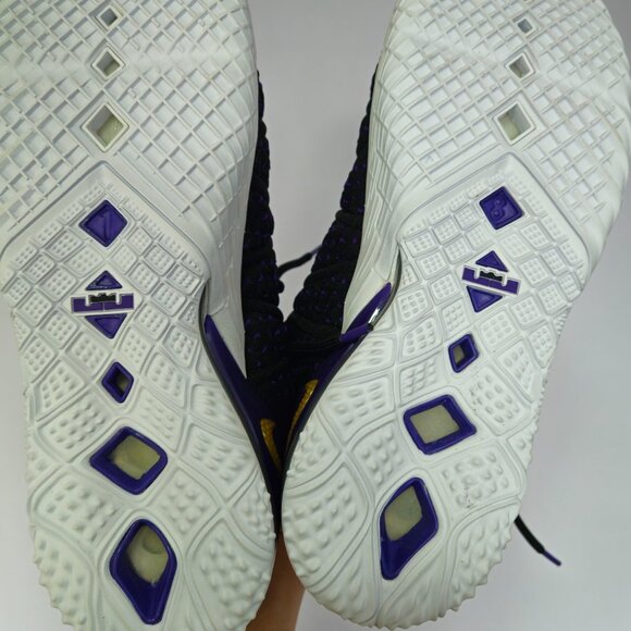 Lebron 18 Lakers colorway Basketball shoes mens size 9.5 LIKE NEW CONDITION - Picture 9 of 13